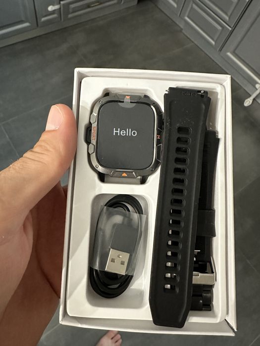 Vand smartwatch nou nefolosit