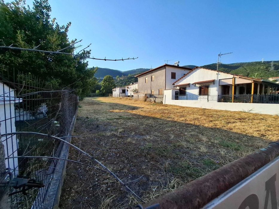Продава се парцел с площ 1040 м2 в Аспровалта, Гърция