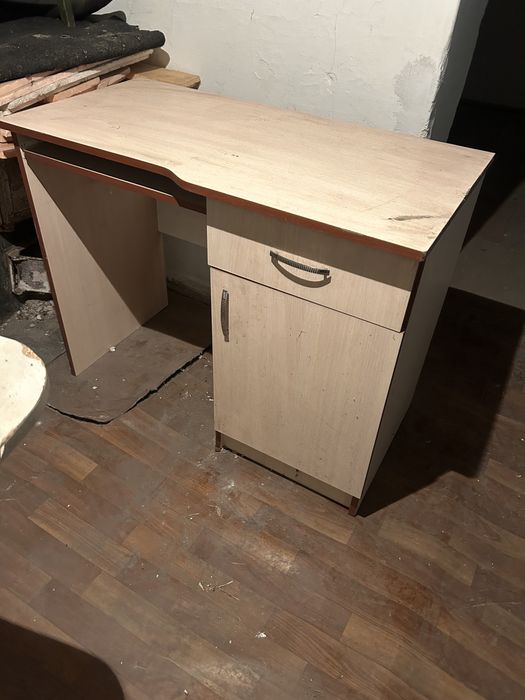 Продам компьютерный столик