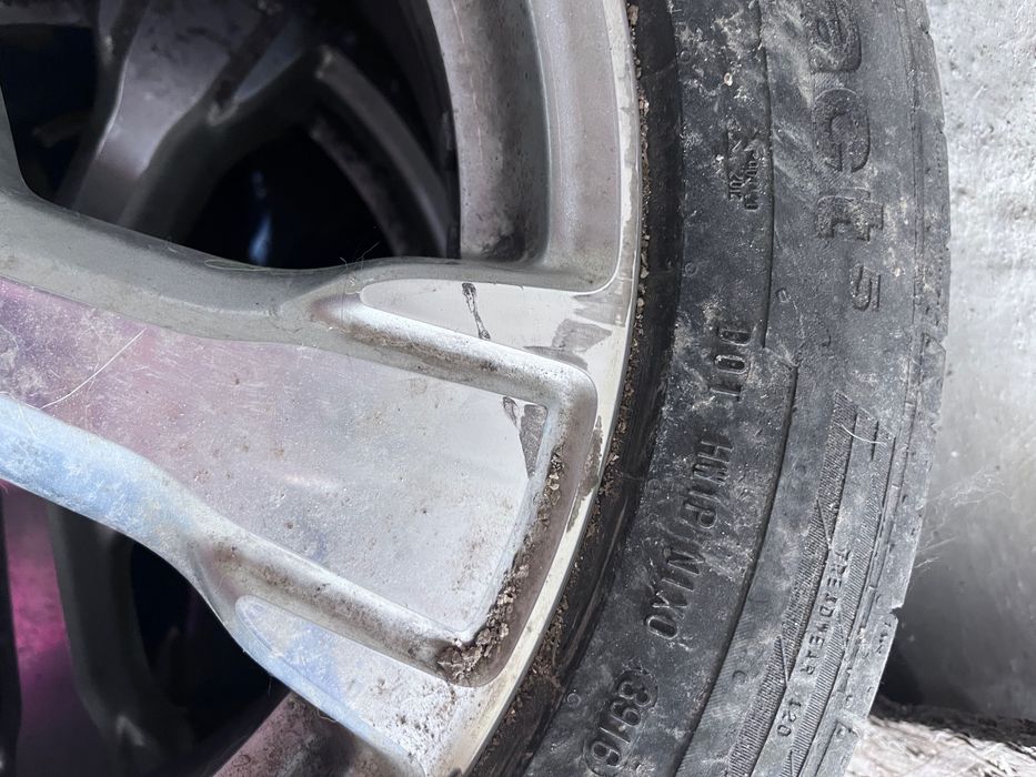 Vand roata cu janta de aluminiu