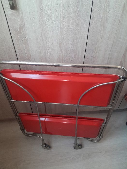 Продаются два классных передвижных двухъярусных сервировочный  столика