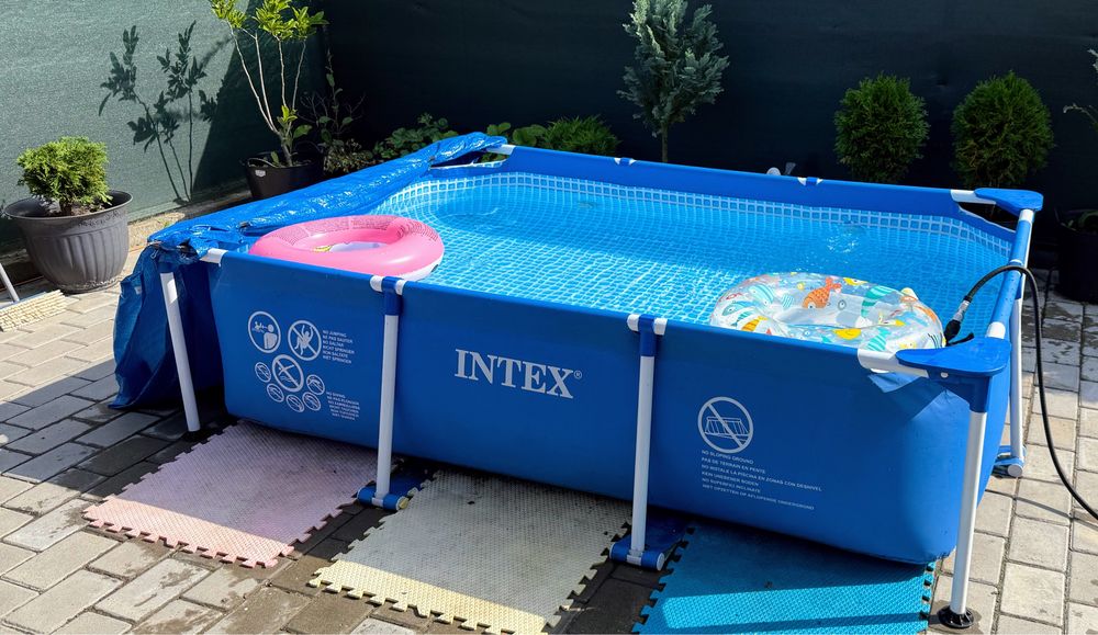 Piscina aparenta INTEX