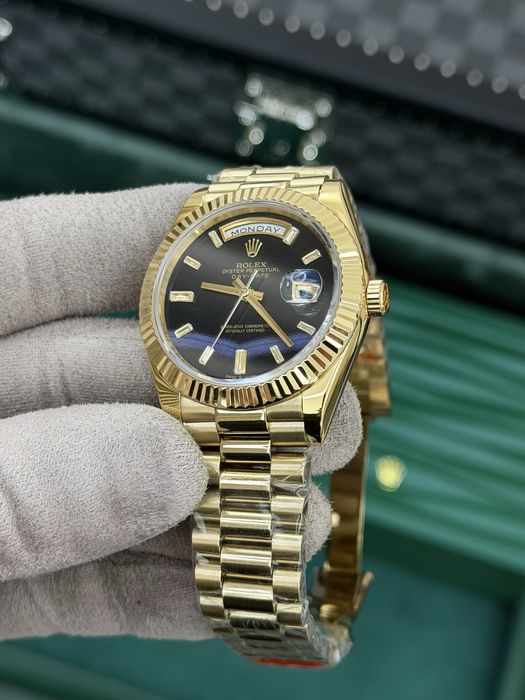 Rolex Day-Date 40 Yellow Gold – Baguette Dial