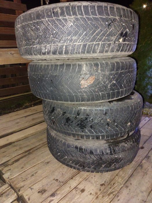 Vând cauciucuri 175/65/14       (Iarnă)