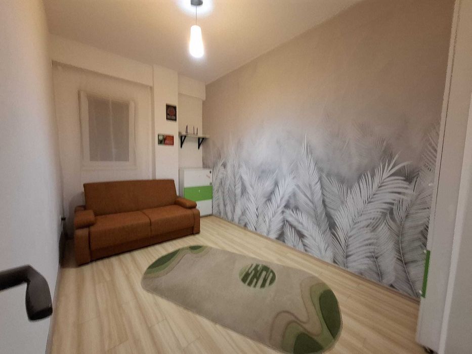 Inchiriez ap. 3 camere in M.R. (la intrarea in cartier din str. Osiei)