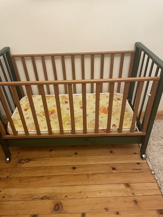 Детско креватче масив