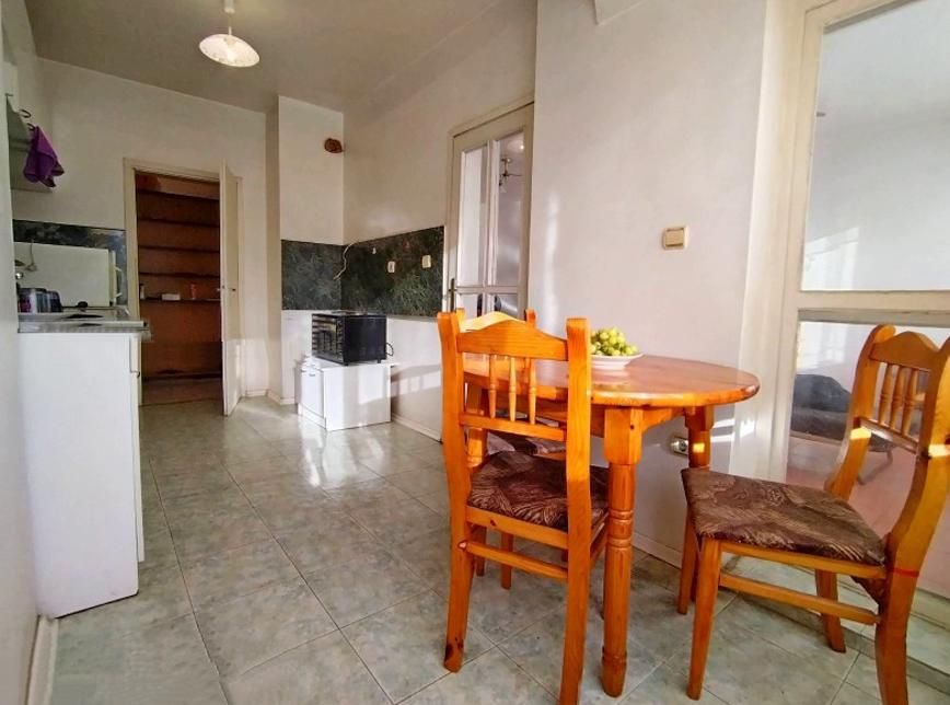 Дава се под наем Двустаен апартамент в София, Борово - 70 кв.м за 400 € - Снимка #1