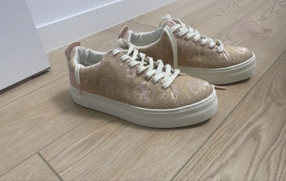 Papuci guess originali