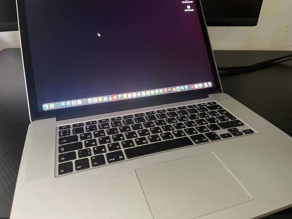 Macbook Pro 2015 15" на запчасти, рабочий