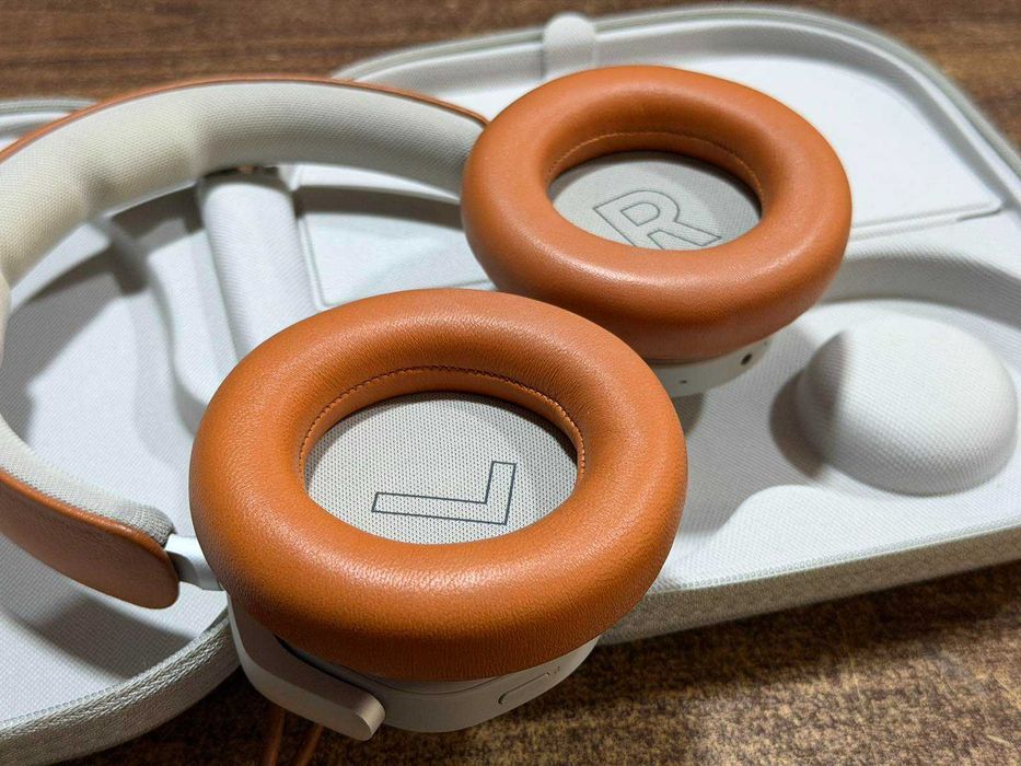 Блутут слушалки Bang & Olufsen Beoplay HX (Timber)