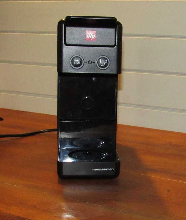 Кафе машина Illy Iperespresso капсули