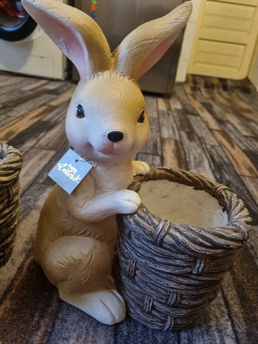 Iepuras cu cos pentru decor