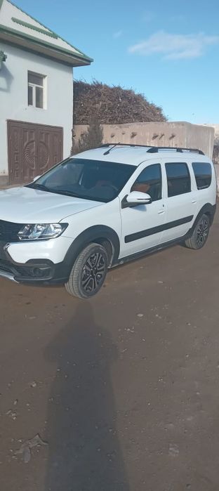 Лада Ларгус сотилади