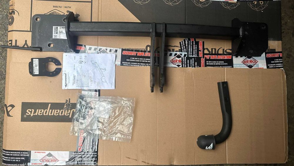 Продавам нов теглич за BMW X1 (E84)