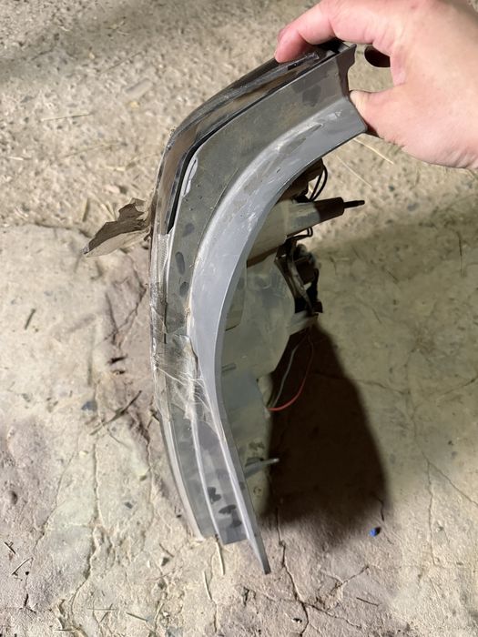 Заднии левый фар  ниссан алтима