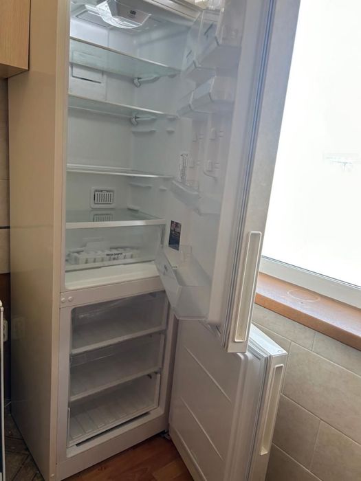 Холодильник Hotpoint ariston