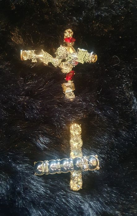 Strasuri: pantofi/tinute/genti