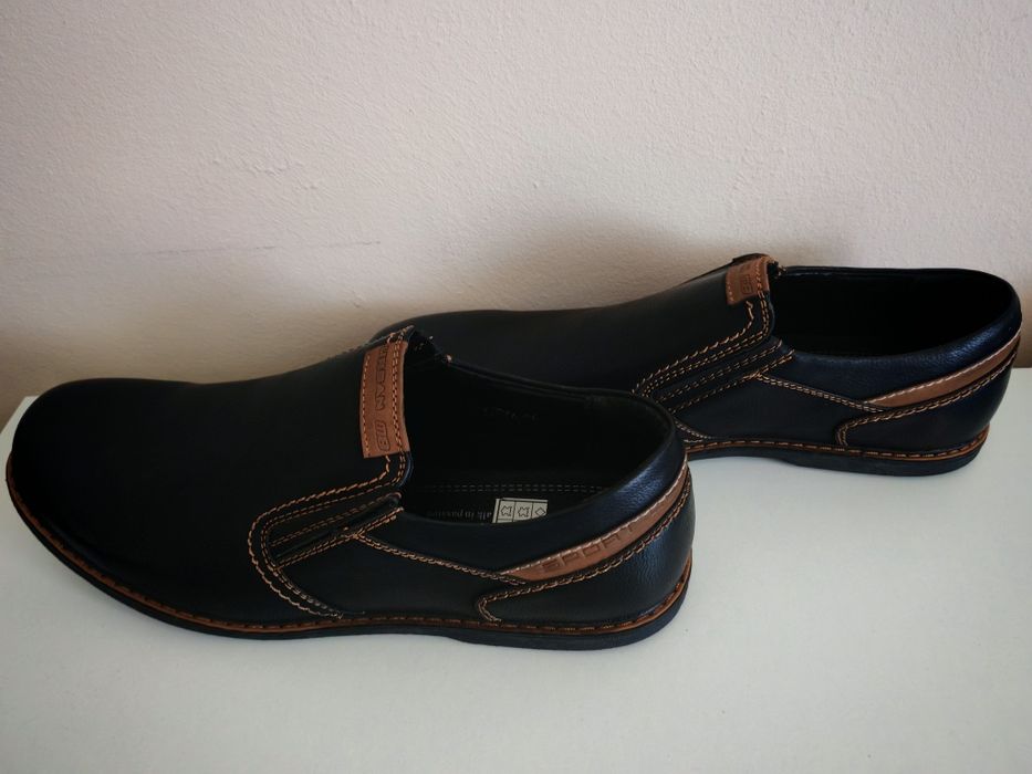 Pantofi mărimea 42 noi  din piele naturala de culoare negra