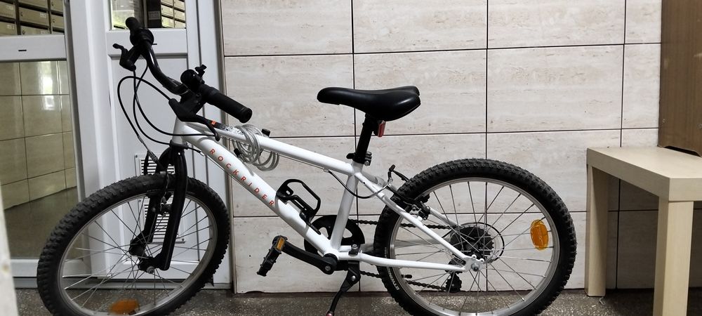 Vând bicicleta copii 20"