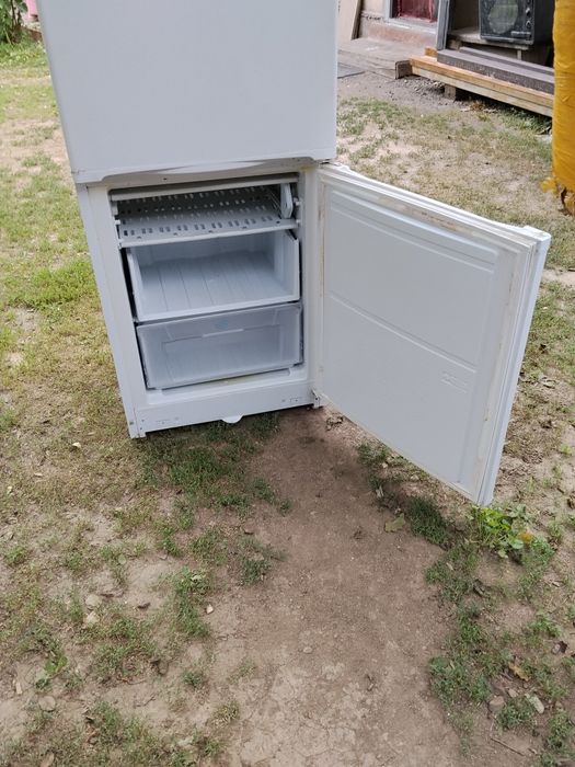 Продам холодильник Индезит