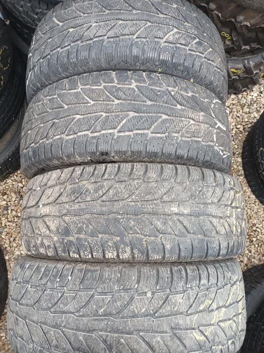 255/70 r16 de iarna 4 buc f bune COOPER