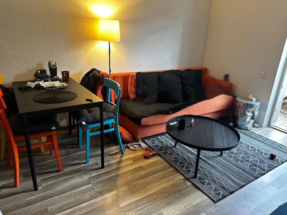 Închiriez apartament la casă