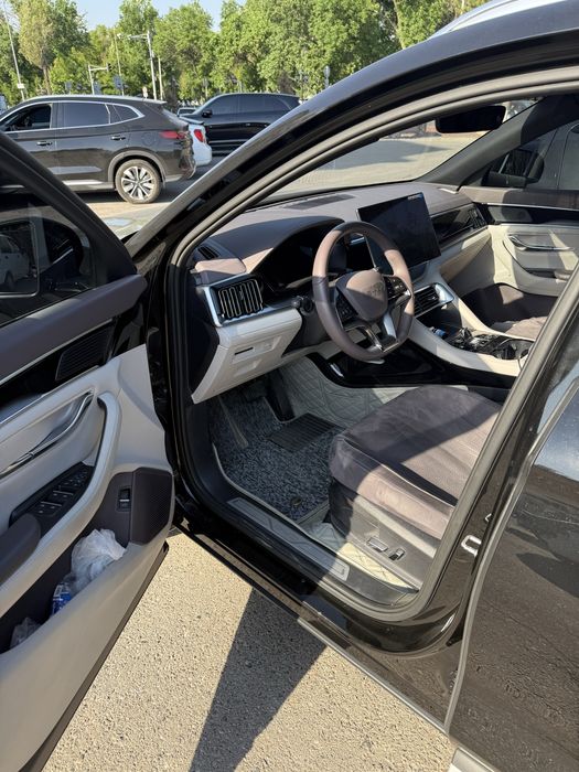 BYD chempion 605 restayling 2024