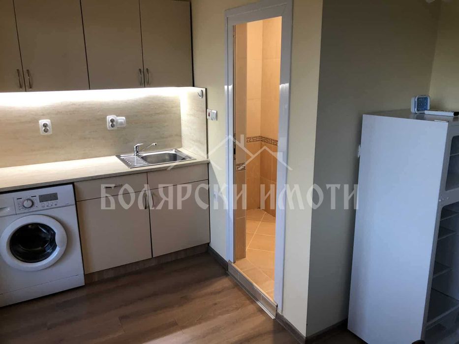 Дава се под наем Двустаен апартамент в Велико Търново, Център - 55 кв.м за 306 € - Снимка #1