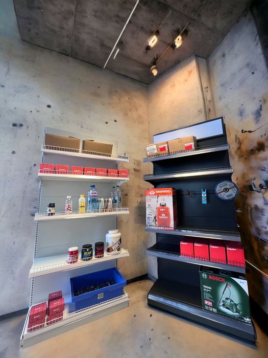 Стелажи за супермаркет магазин