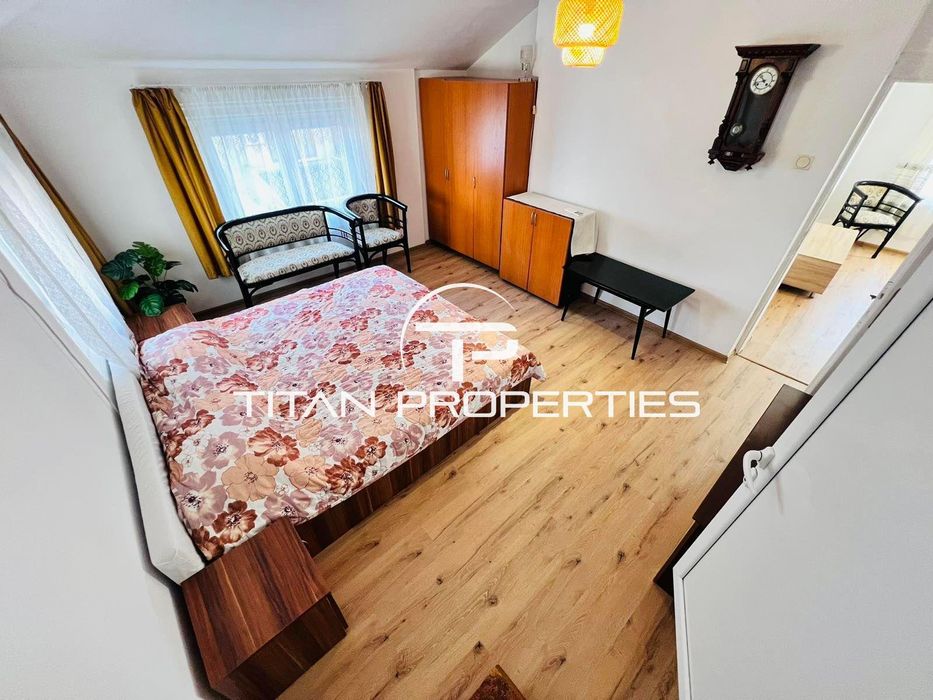 Тристаен, под наем, Център