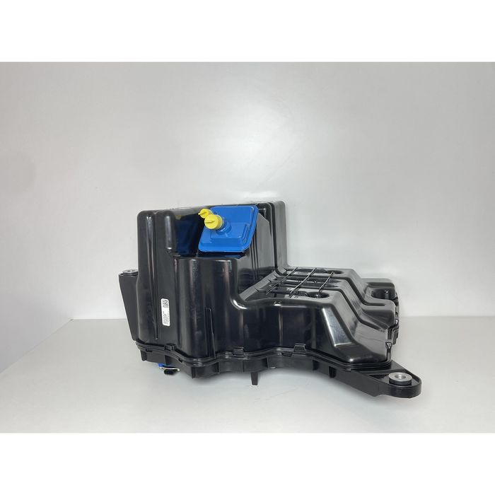Резервоар за adblue za audi a8 d5 - 8w0131879bb