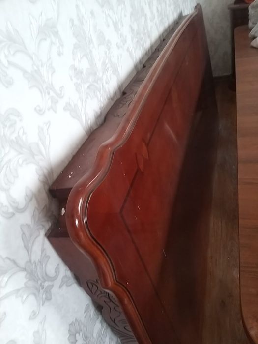 Стол со стульями