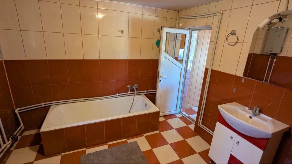 Casă cu teren 4180 mp