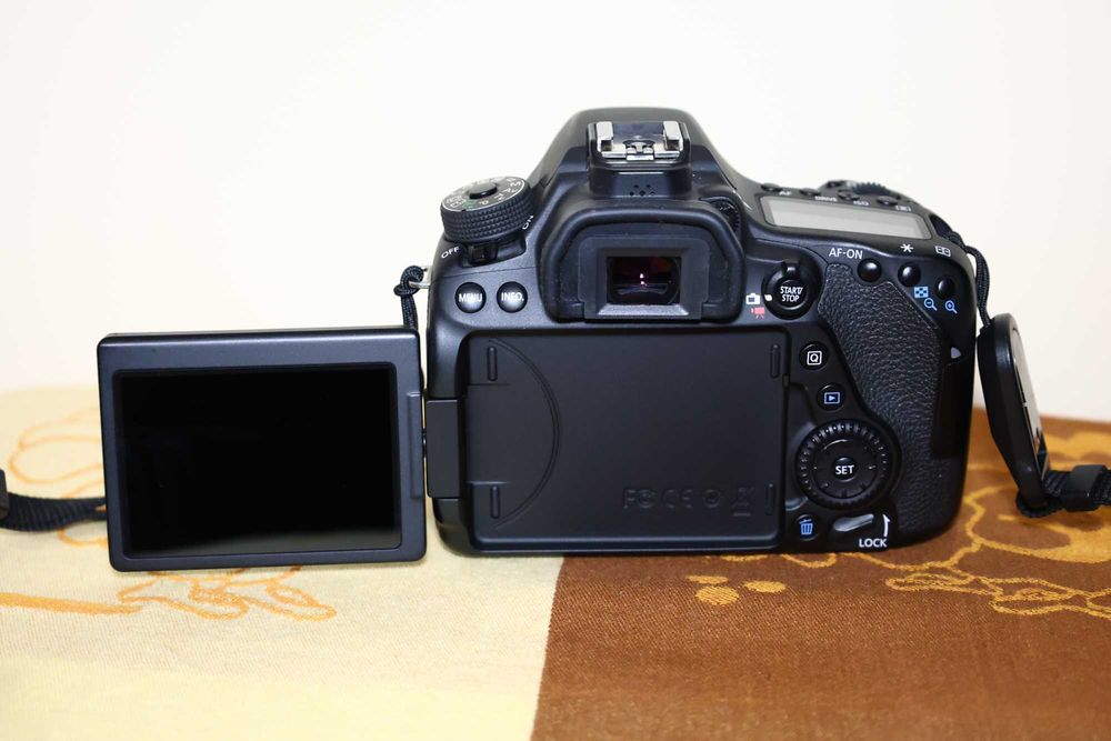 Canon Eos 80D + 4 обектива