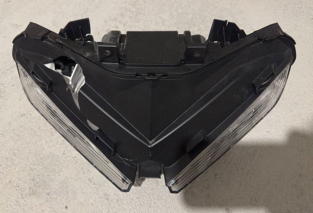 Фар Honda CBR650R