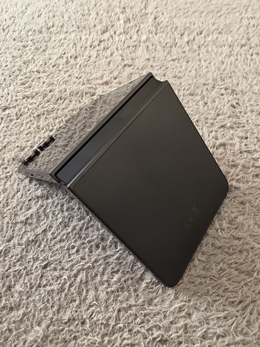 Samsung Z flip 7 12/256 Jet Black НОВ!