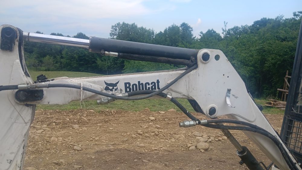 închiriez miniexcavator și autobasculanta in ori ce zonă in Prahova