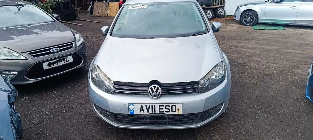 Dezmembrari / Dezmembrez VW Golf 6 1.6 CAYC cutie viteze manuală cod culoare LA7W