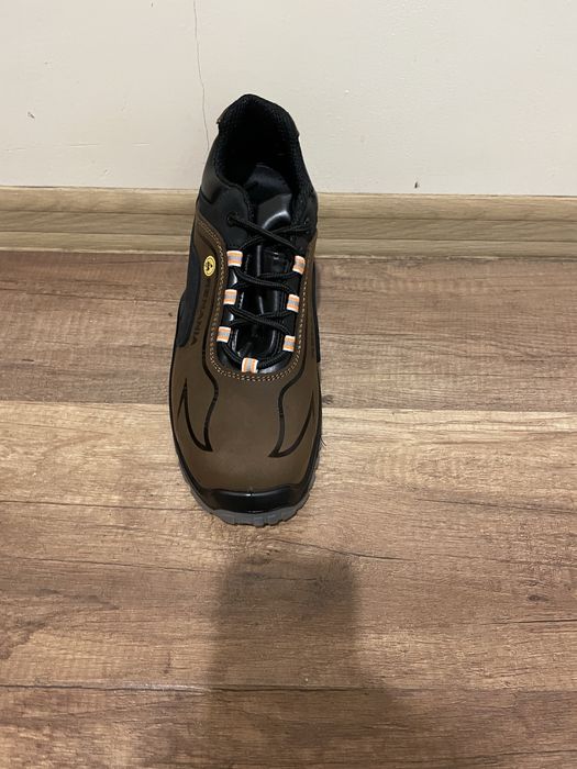 Pantofi de lucru safy work marimea 42, cu eticheta