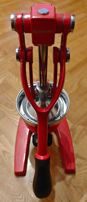 Професионална цитрус преса за нар черна Zokura Z100RD