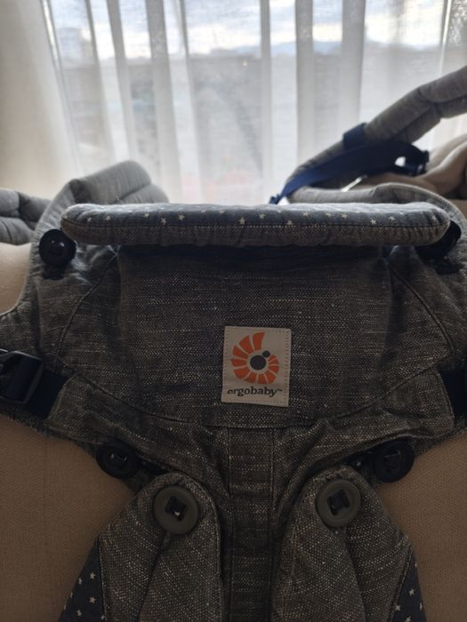 Продавам раница за носене на бебв