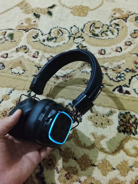 Наушник сатылады