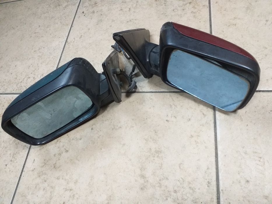 На БМВ 36 бокавые зеркола пара