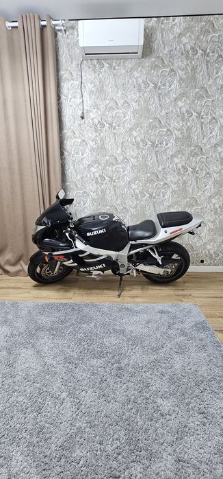Продам мотоцикл suzuki