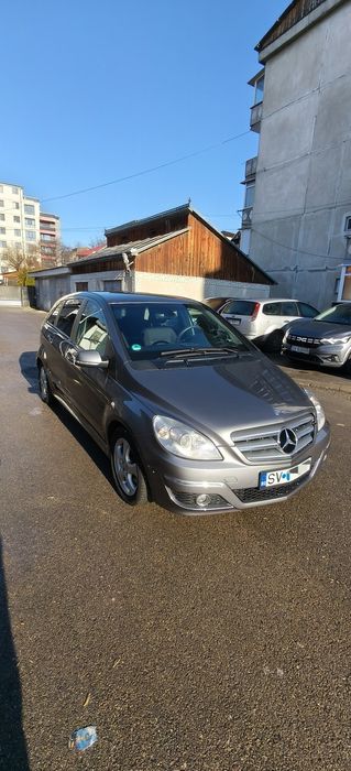 Mercedez Benz B180