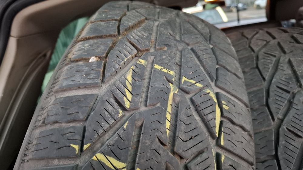 Cauciucuri 215/ 65/ 16