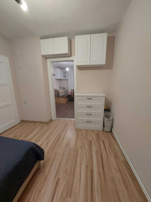 Дава се под наем Етаж от къща в Русе, Център - 70 кв.м за 357 € - Снимка #3