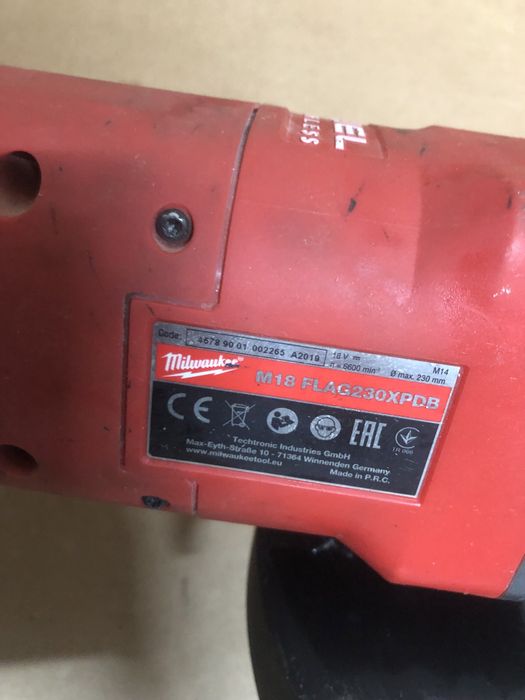 Polizor unghiular Milwaukee 230 M18 Fuel Flag230XPDB cu baterie 12 ah