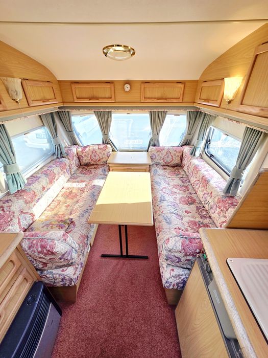Rulota BAILEY Imperial 2001 cu moover ,cort