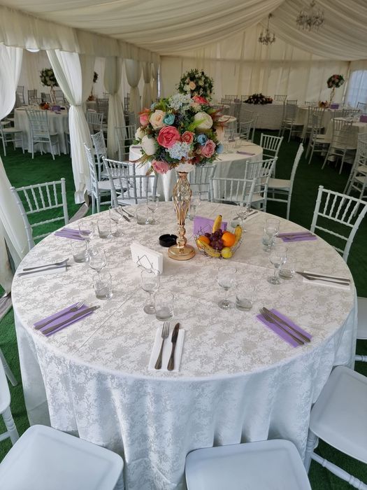 Cort evenimente /mese complete / pavilion /aranjamente flori